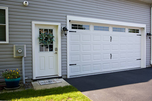 24/7 Emergency Garage Door Panel Replacement experts in Kingsford Heights, IN